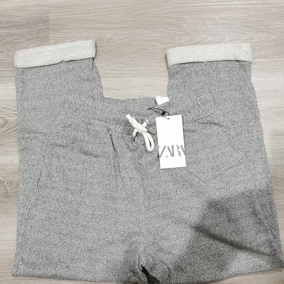 Zara highwaisted soft trousers with turn up hems - Picture 5 of 8